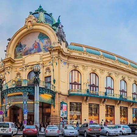 Duplex With Ac In Center * Prag